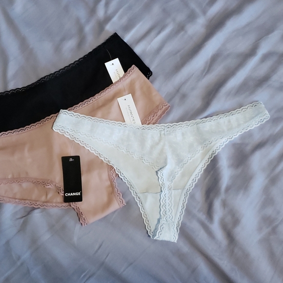 Change Panties - Picture 2 of 5